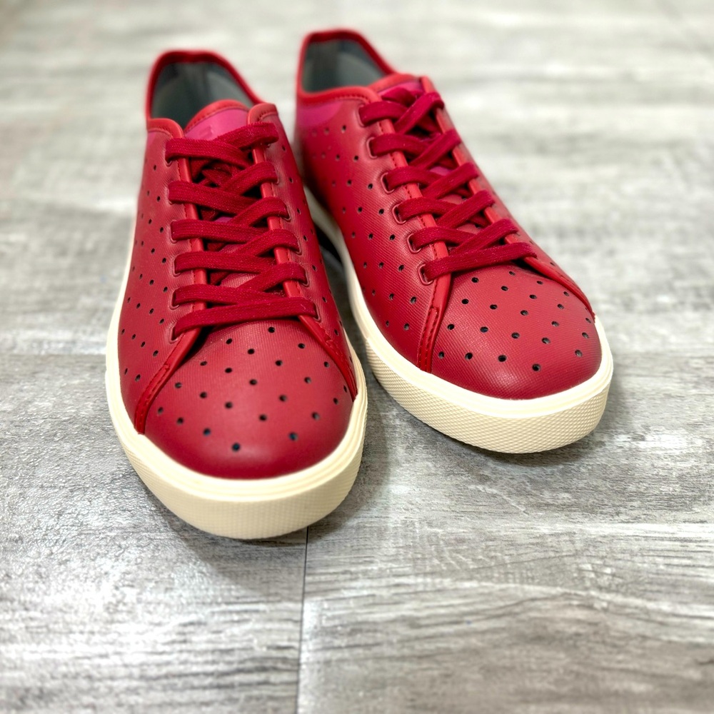 NWOT Native Shoes! Size 7, Burgundy, RARE Native kicks!